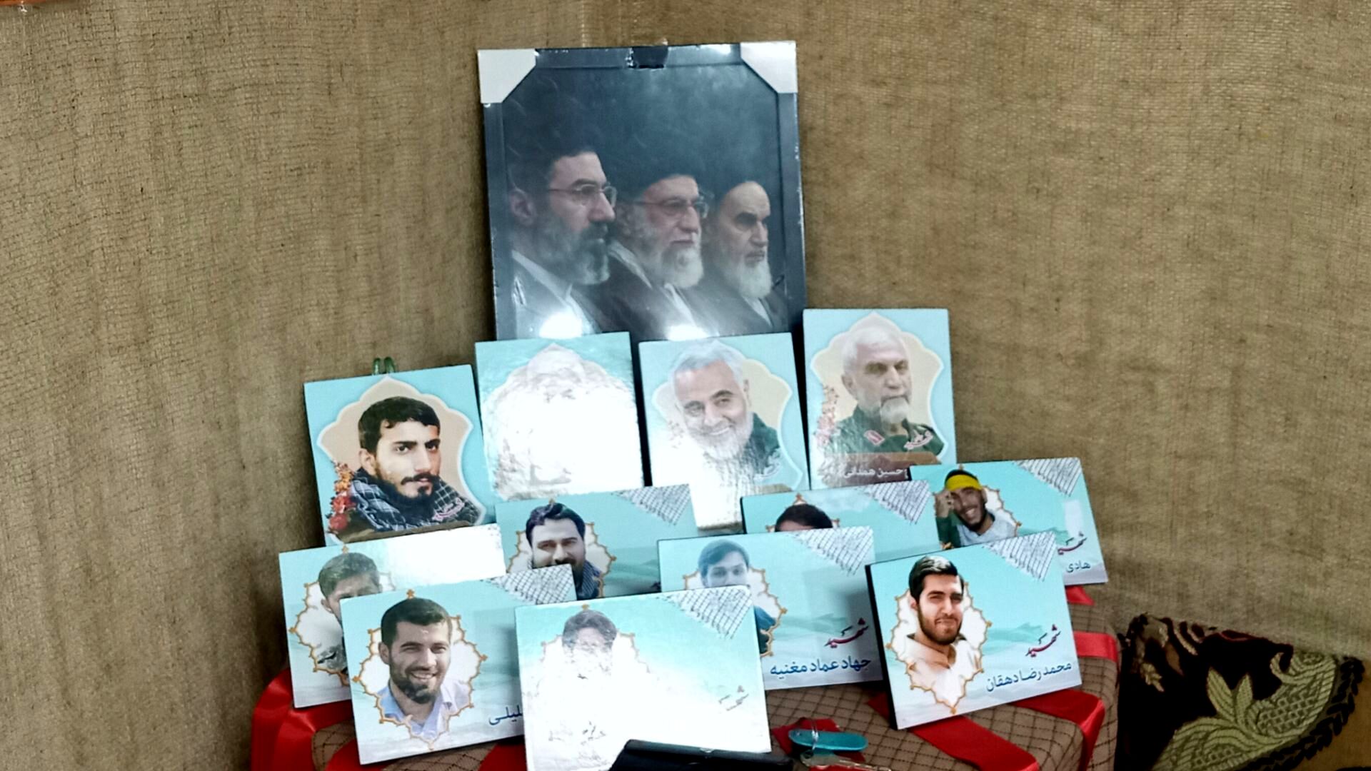 بانوان بسیجی و جانفدا در شهر فردوسیه باآموزش و فراگیری کار با اسلحه به دفاع از وطن وجان خود وهموطنانشان برخاستند