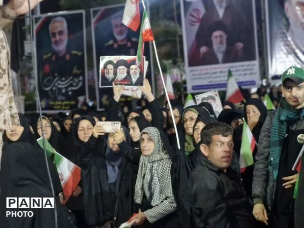اجتماع مردمی حامیان انقلاب اسلامی در گلوگاه