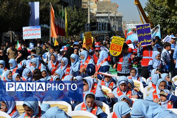 تجلی اقتدار مردم بهارستان در راهپیمایی ۱۳ آبان