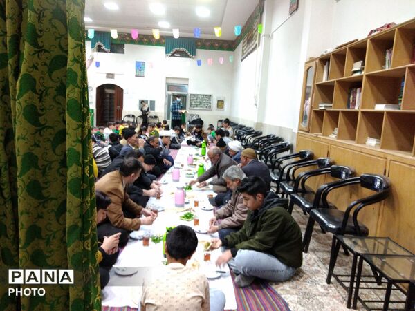 نماز جماعت و افطاری در شب سوم ماه مبارک رمضان  