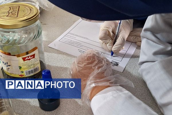 داوری مرحله استانی محور فعالیت های آزمایشگاهی جشنواره نوجوان خوارزمی در پژوهشرای دکتر حسابی