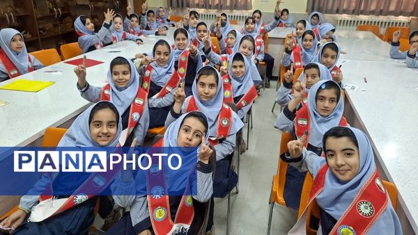 انتخابات شورای دانش آموزی دبستان دخترانه فرهنگیان ۲ 