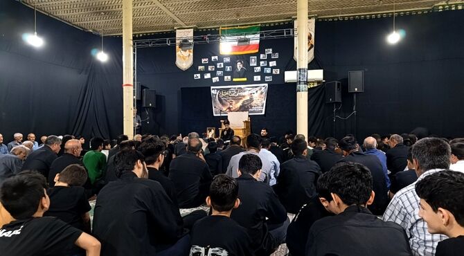 برگزاری آیین «احلی من العسل» با حضور نوجوانان و دانش‌آموزان در چرام