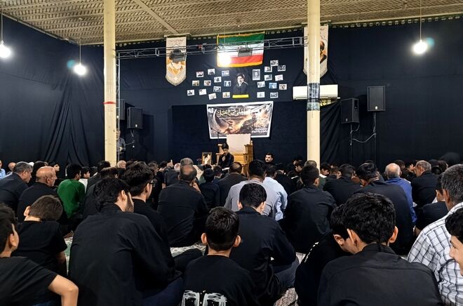 برگزاری آیین «احلی من العسل» با حضور نوجوانان و دانش‌آموزان در چرام