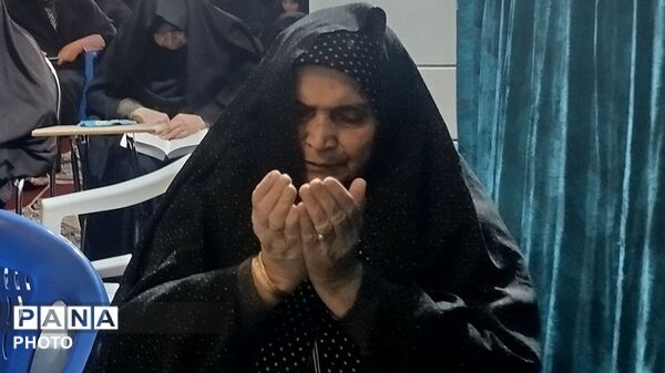 مردم دزک در شب قدر در مسجد امام حسین (ع) به نیایش و عبادت پرداختند