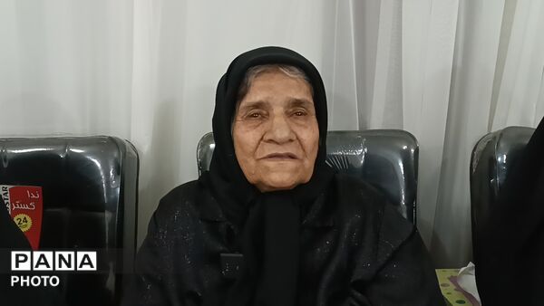 حضور دانش‌آموزان پیشتاز در مراسم ختم سرداران سرافراز شهرستان فارسان در میلاد امام رضا (ع)