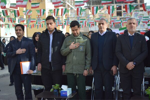 طنین زنگ انقلاب در بهارستان‌دو 