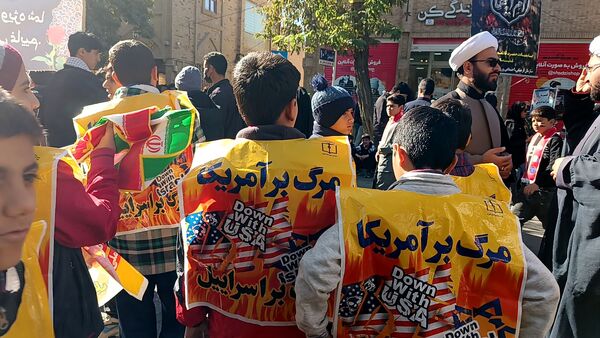 راهپیمایی یوم الله روز 13 آبان