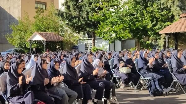  آغاز سال تحصیلی در دبیرستان فرزانگان یک شیراز