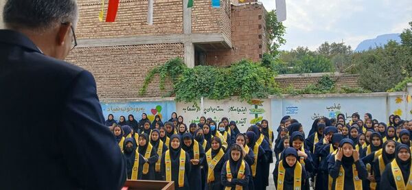 مدیرکل آموزش و پرورش گلستان در جمع دانش‌آموزان گالیکش