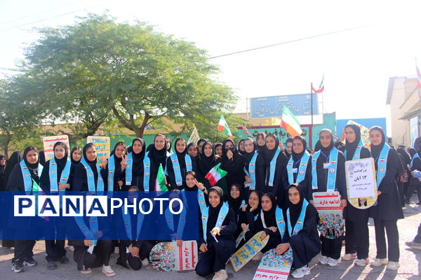 حضور پرشور تشکل های دانش آموزی در راهپیمایی ۱۳ آبان