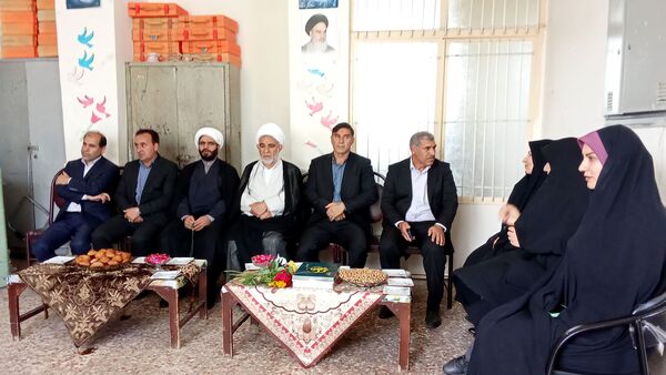 مراسم سپاس معلم در مدارس شهرستان دره شهر