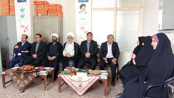 مراسم سپاس معلم در مدارس شهرستان دره شهر