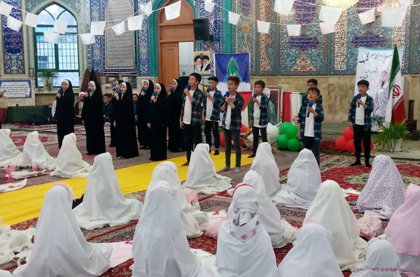 دانش‌آموزان بویین‌زهرایی در جشن روزه‌اولی‌ها از خدای خود تشکر کردند