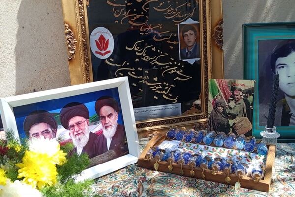 معلم شهید، آبروی محله 
