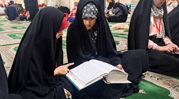 اعتکاف دانش آموزی در مسجد امام حسین (ع) ناحیه 4 کرج 