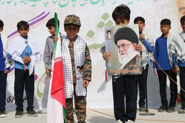 مردم بندرخمیر با حضور یکپارچه در ۲۲ بهمن اقتدار خود را فریاد زدند