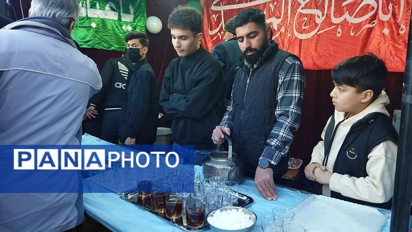 حضور مردم در مهمانی کیلومتری اعیاد شعبانیه نیشابور