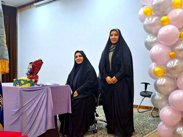 گرامیداشت معلمان و فارغ‌التحصیلان در دبیرستان شهید بابایی