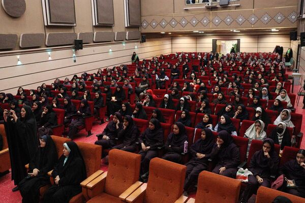 برگزاری جشن روز دختر با همکاری کانون خدمت رضوی و نهادهای آموزشی در منطقه 14 تهران 