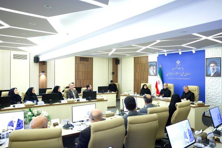 بازدید رئیس‌جمهور از پژوهشکده صنایع غذایی و فرآورده‌های کشاورزی سازمان ملی استاندارد