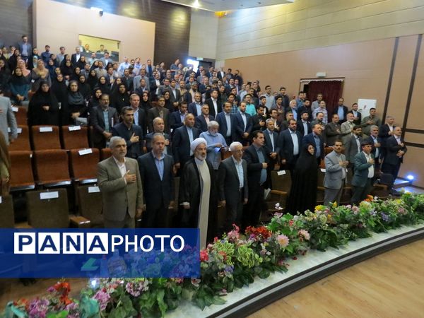 آیین تجلیل از معلمان نمونه استانی در بجنورد