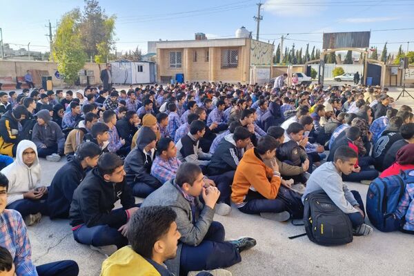 مراسم ایام الله دهه فجر در دبیرستان معارف صدرای ولایت