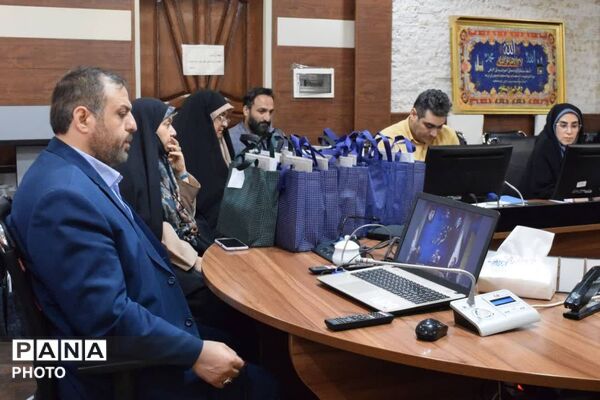  تجلیل از مدیران و دانش‌آموزان منطقه ۱۴ در رویداد پرسش مهر