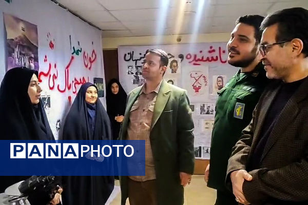  کارگاه‌های سواد اجتماعی و سیاسی و نمایشگاه انقلاب با شعار «روایت ناشنیده» در مدارس متوسطه دوم فشافویه