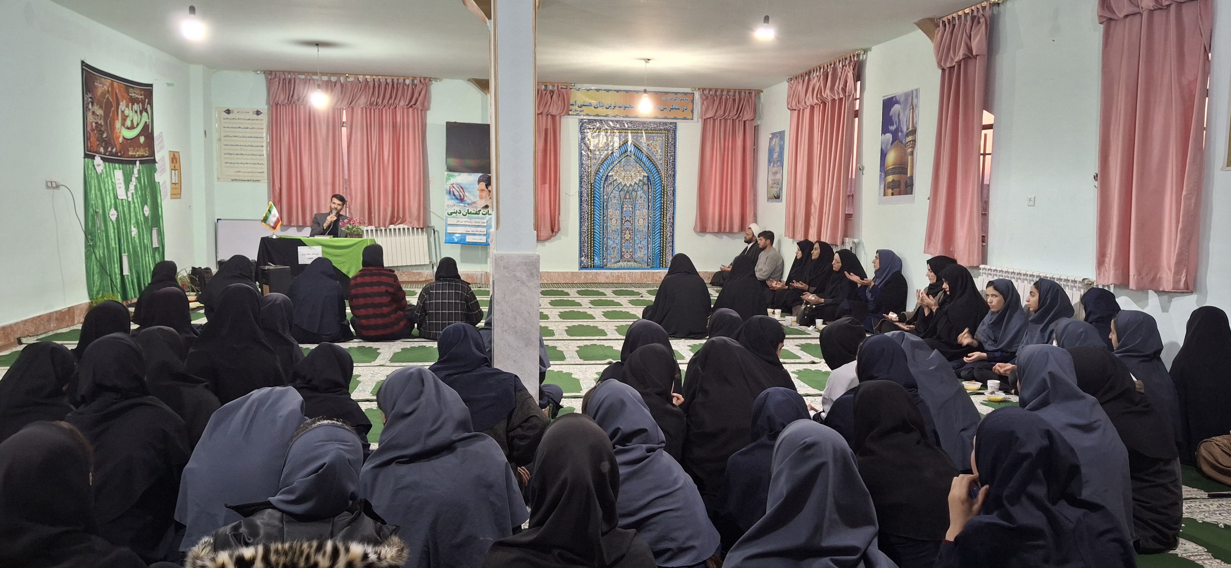 گرامیداشت ایام فاطمیه در مدرسه فضیلت 