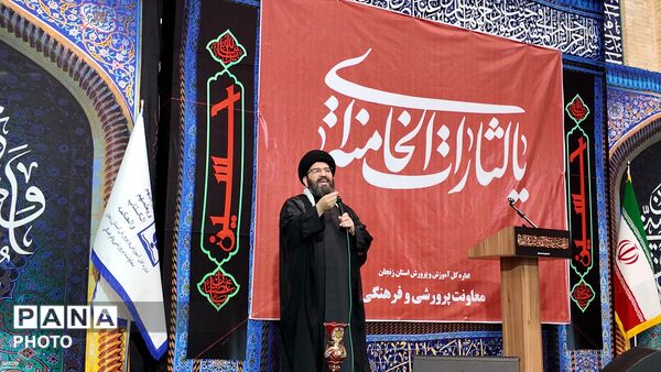 تجمع دو هزار نفری دانش‌آموزان زنجان در سوگ رهبر شهید انقلاب