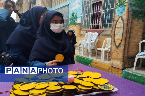 مراسم روز دختر و تقدیر از دانش‌آموزان نمونه و رتبه برتر