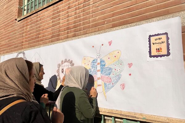 مهد اولیا؛ ابتکار خلاقانه معاون پرورشی دبستان سعادت برای مشارکت ویژه اولیا با کادر مدرسه