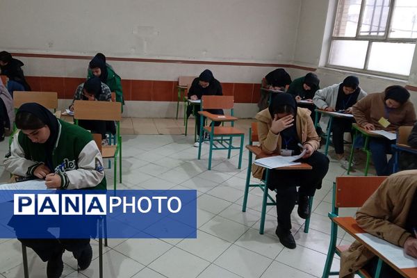 برگزاری امتحانات نوبت اول در دبیرستان دخترانه نرجس باقرشهر 