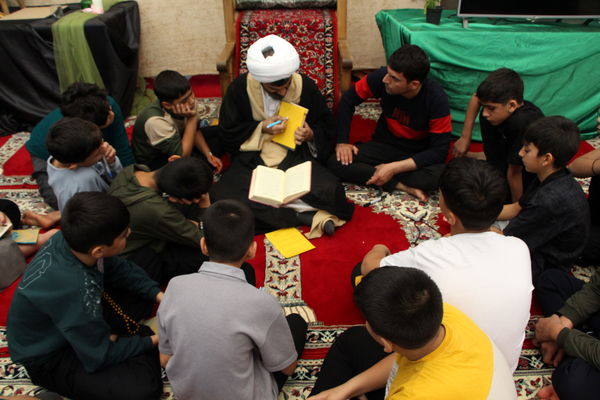 برگزاری حلقه‌های معرفتی صالحین در اعتکاف دانش‌آموزی فهرج