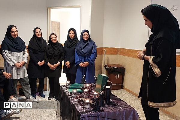مراسم بزرگداشت مولانا در دبیرستان نمونه‌دولتی ولایت بهارستان‌دو