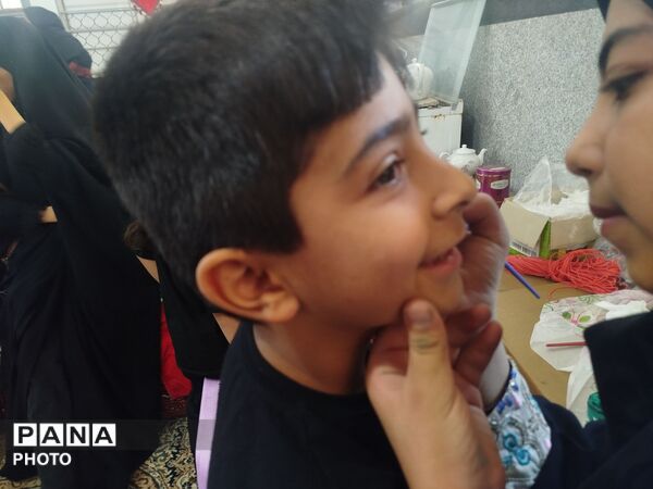 مادران و نوزادان در آئین شیرخوارگان حسینیه عاشورا نیر یزد