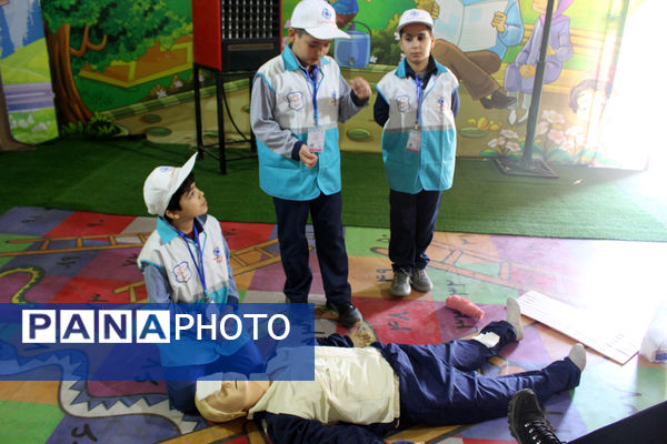 رقابت گروه‌های منتخب مدارس پسرانه استان قم در نخستین جشنواره سفیران سلامت 