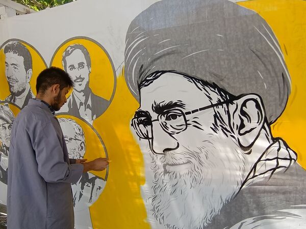 نمایشگاه نقاشی حماسه حسینی در اداره آموزش و پرورش ناحیه ۷ مشهد مقدس