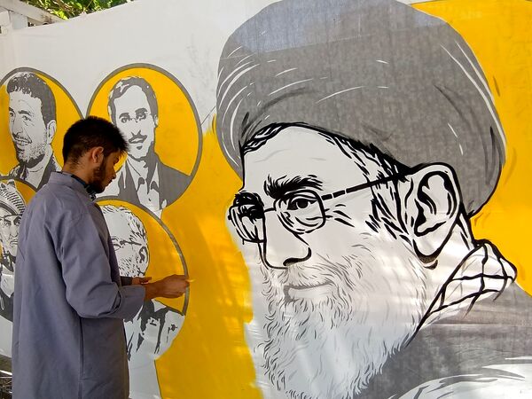 نمایشگاه نقاشی حماسه حسینی در اداره آموزش و پرورش ناحیه ۷ مشهد مقدس