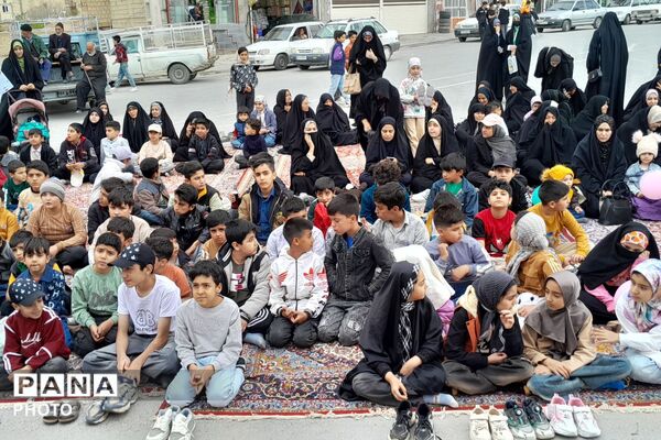 لبخندهای کودکانه زیر پرچم سبز رضوی