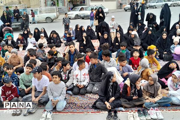 لبخندهای کودکانه زیر پرچم سبز رضوی