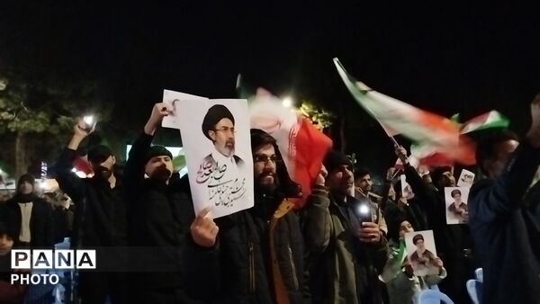 اجتماع بیعت با رهبر معظم انقلاب اسلامی در امامزاده محروق 