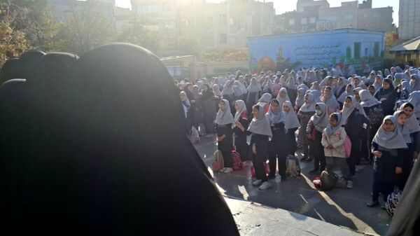 جشن روز پرستار و ولادت حضرت زینب(س) در دبستان نیایش 2