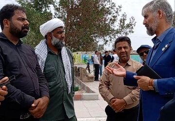 حضور معاون تشکیلات سازمان دانش‌آموزی کشور در گلزار شهدای دانش‌آموز و خرابه‌های مدرسه شجره طیبه میناب