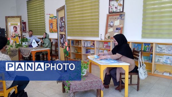 نشست ادبی خوانش نامه‌های سهراب سپهری در قم