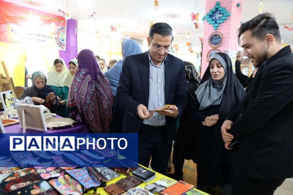 برپایی نمایشگاه زنده مشاغل و افتتاح اتاق نمایش در اسلامشهر