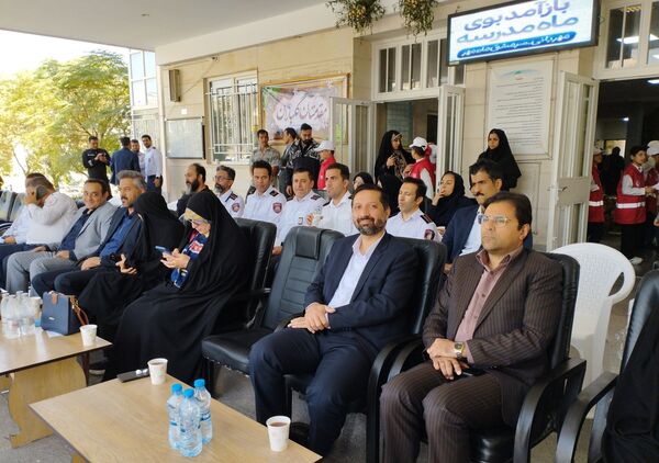بزرگداشت روز آتش نشان در دبستان مصلی نژاد امام حسن ( ع)
