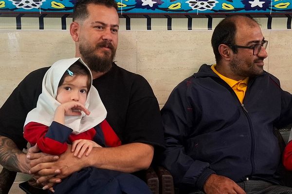  جشن پدر و دختری در دبستان مالک اشتر ملارد در دهه کرامت پیوند مهر را طنین انداز کرد 