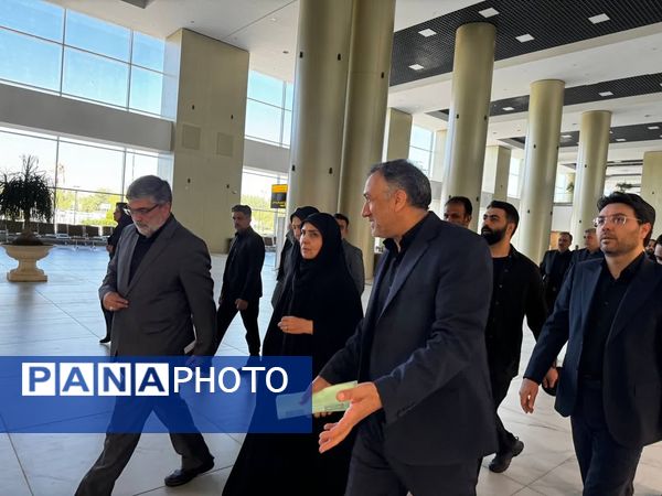 بازدید وزیر راه و شهرسازی از روند خدمات‌رسانی زائران در ایام پایانی دهه صفر